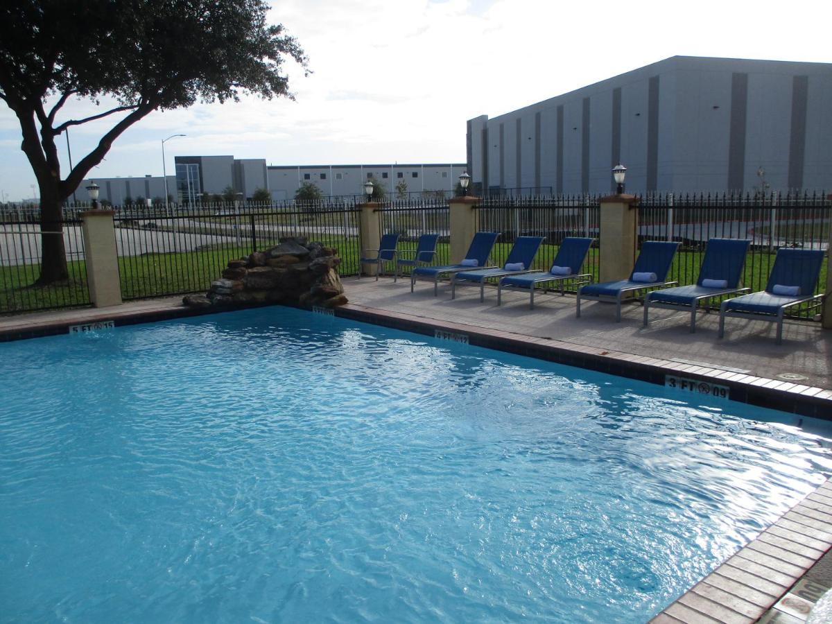 Days Inn & Suites By Wyndham Sam Houston Tollway Jersey Village Exterior foto