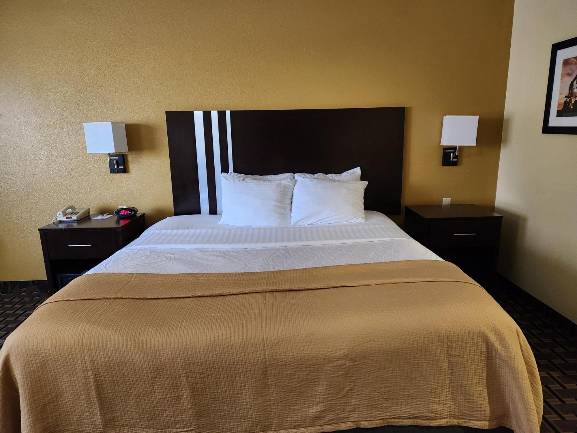 Days Inn & Suites By Wyndham Sam Houston Tollway Jersey Village Exterior foto
