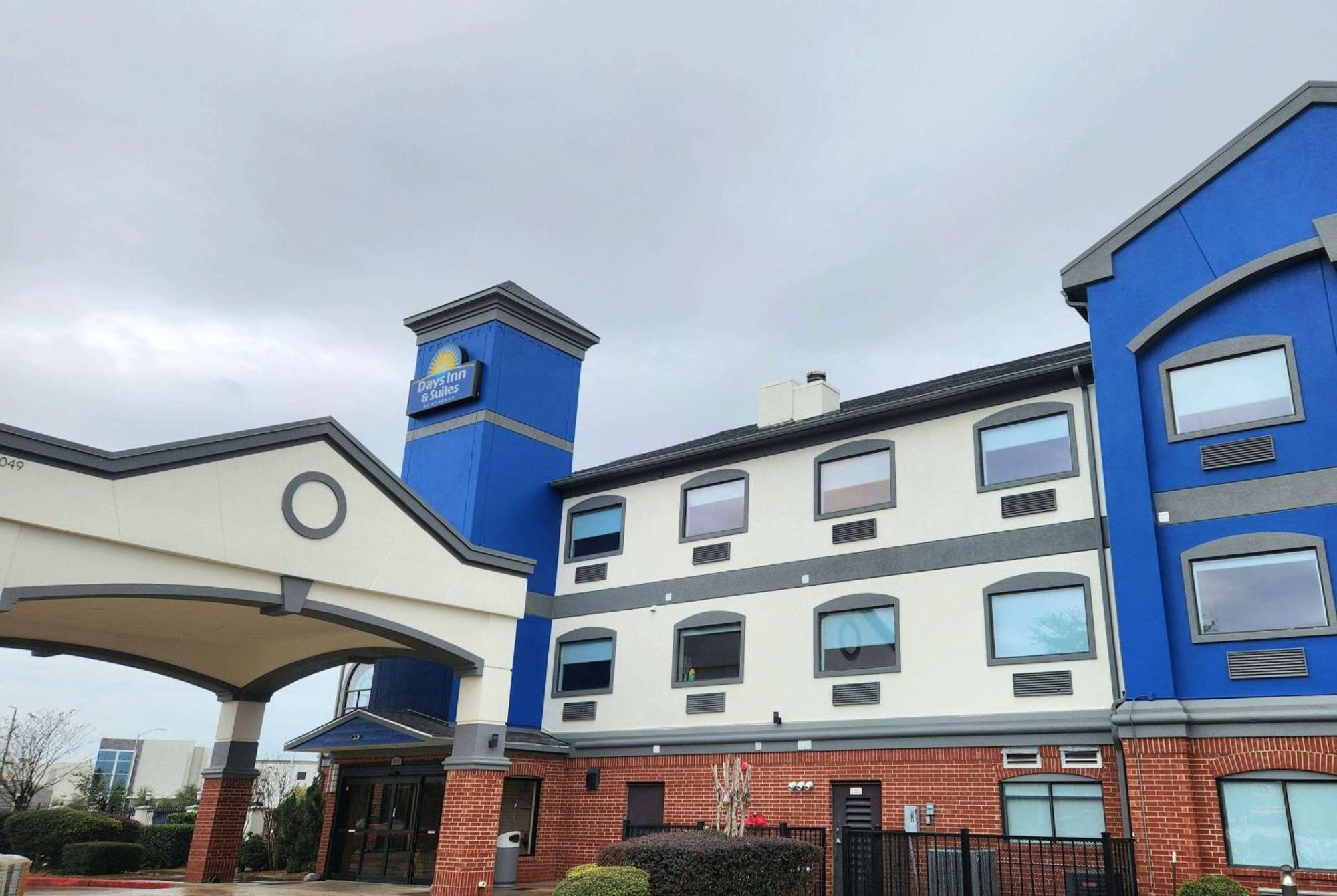 Days Inn & Suites By Wyndham Sam Houston Tollway Jersey Village Exterior foto